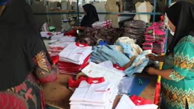 Tahun Ajaran Baru, Konveksi Dian Jaya Banjir Orderan Seragam