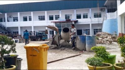 Pekerja Proyek Rehabilitasi SMKN 1 Tanjung Pura Langkat Senilai Rp2,4 Miliar Abaikan Penggunaan APD